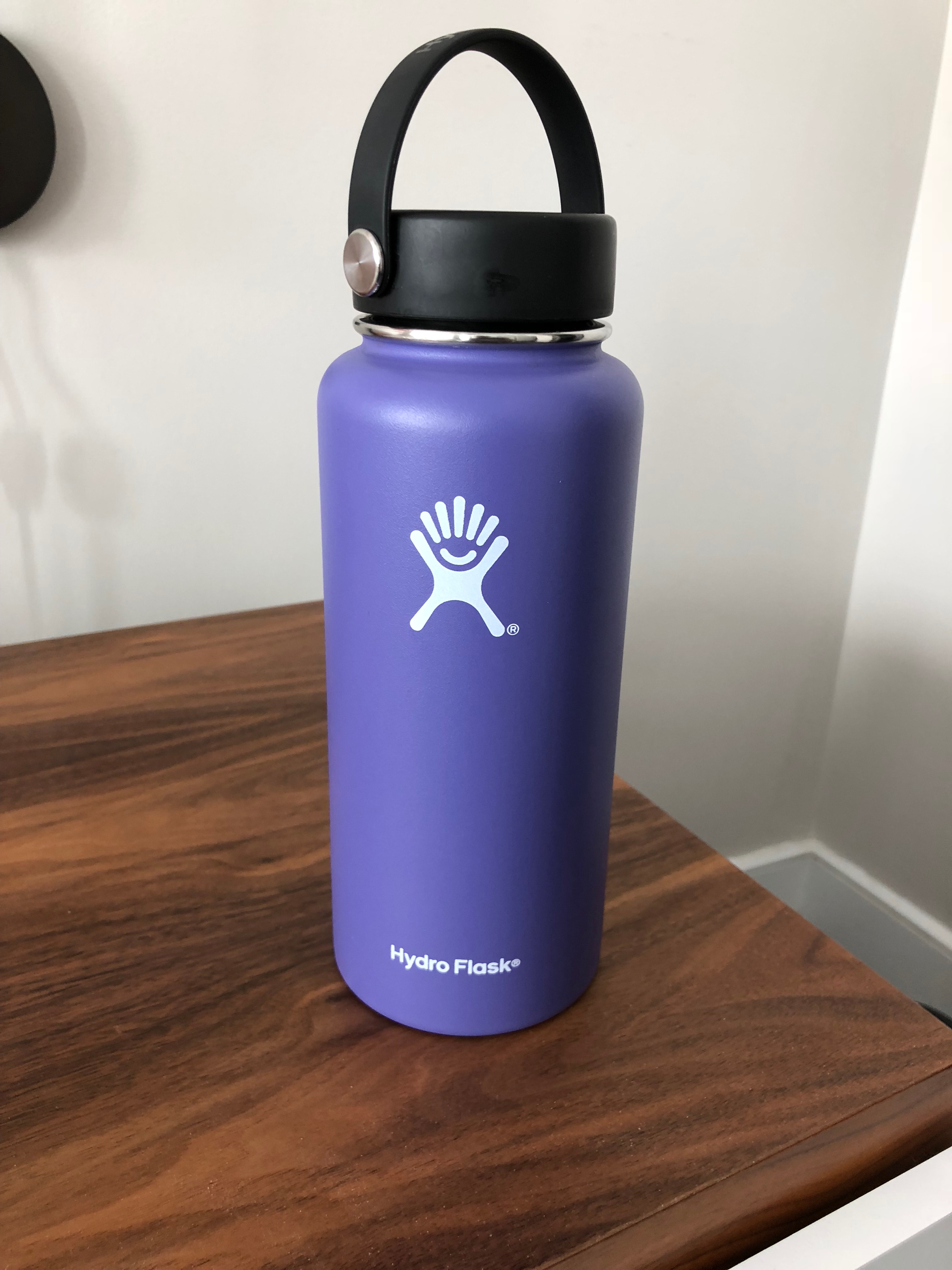 Light blue hydro flask!! Only used a couple of times - Depop